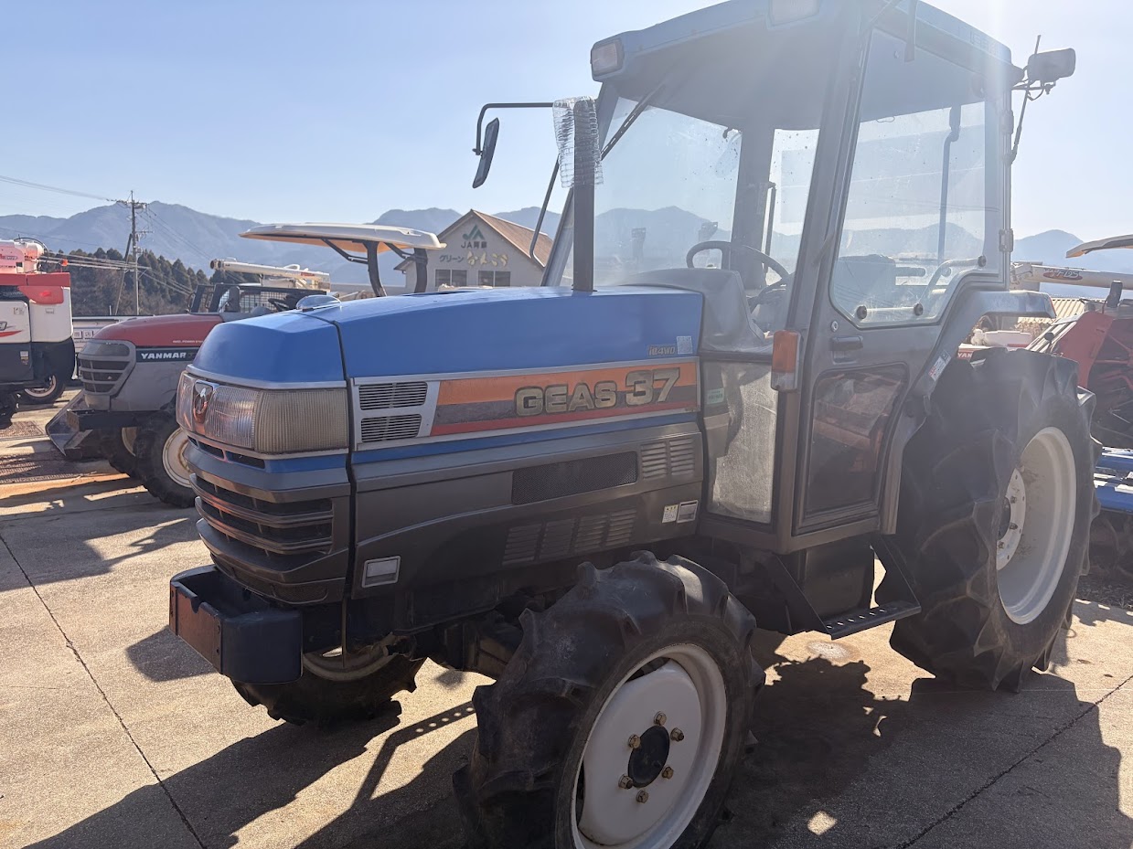 イセキ　GEAS37  2270ｈ キャビンお探しの方は是非！！